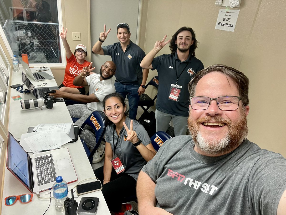 956Forina's tweet photo. Post game selfie, after 90 minutes not what we wanted but it’s all good. @sarahdzm @stavyjoe @yung_hirshy @ChanesUTRGV @karamlara7. @UTRGVWSoccer returns Sunday versus #TXAMCC https://t.co/zocCeQB2O6