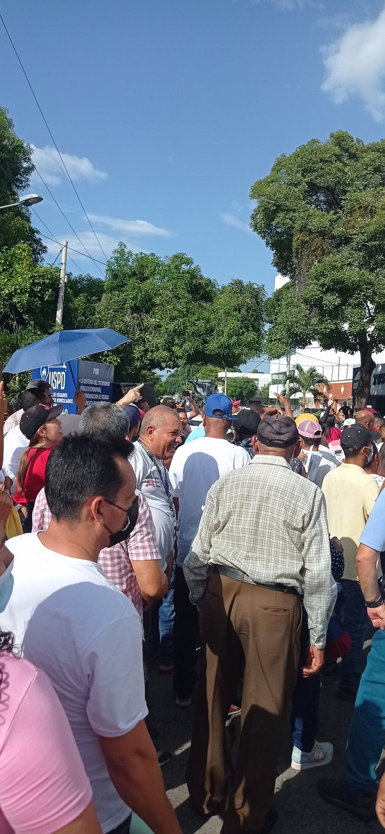 cerchiarojorge's tweet photo. Acompáñanos a la comunidad vallenata al plantón frente a las instalaciones de la empresa @AfiniaGrupoEPM por los altos costos del servicio de energía en nuestra ciudad @Valledupar_Col,  es necesario se pronuncien,  no podemos seguir  pagando por ALTOS cargos de Energia https://t.co/DVrqAGSsoJ