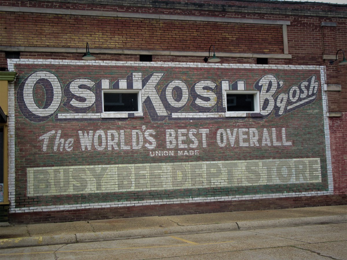 danny_toma's tweet photo. Old #advertisement (with a couple of windows carved into it), downtown #Piggott, #Arkansas. #photography #fotografia #Fotografie #photographie #OshKosh https://t.co/yoRgFfD79s