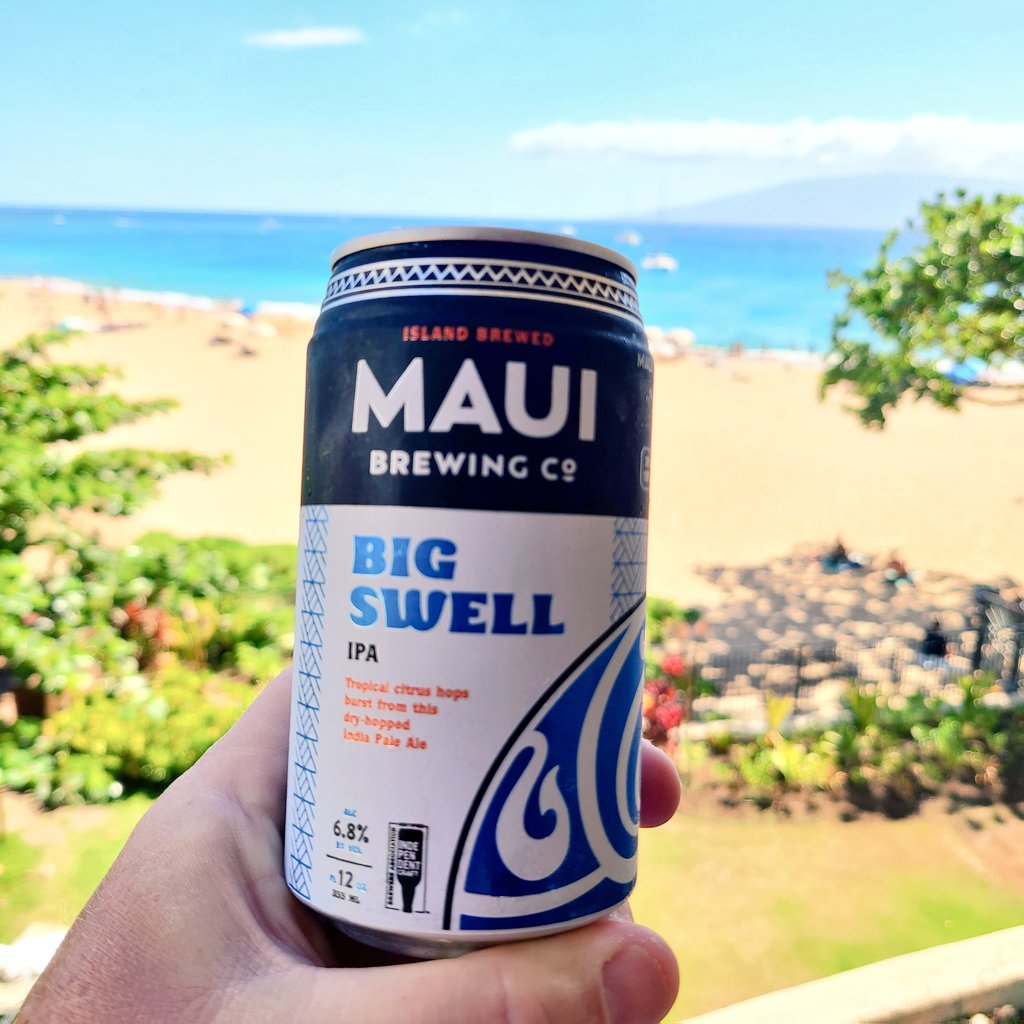 Great view with a great beer from <a href="/mauibrewingco/">MauiBrewingCo</a> 🍻 #IPA #Maui