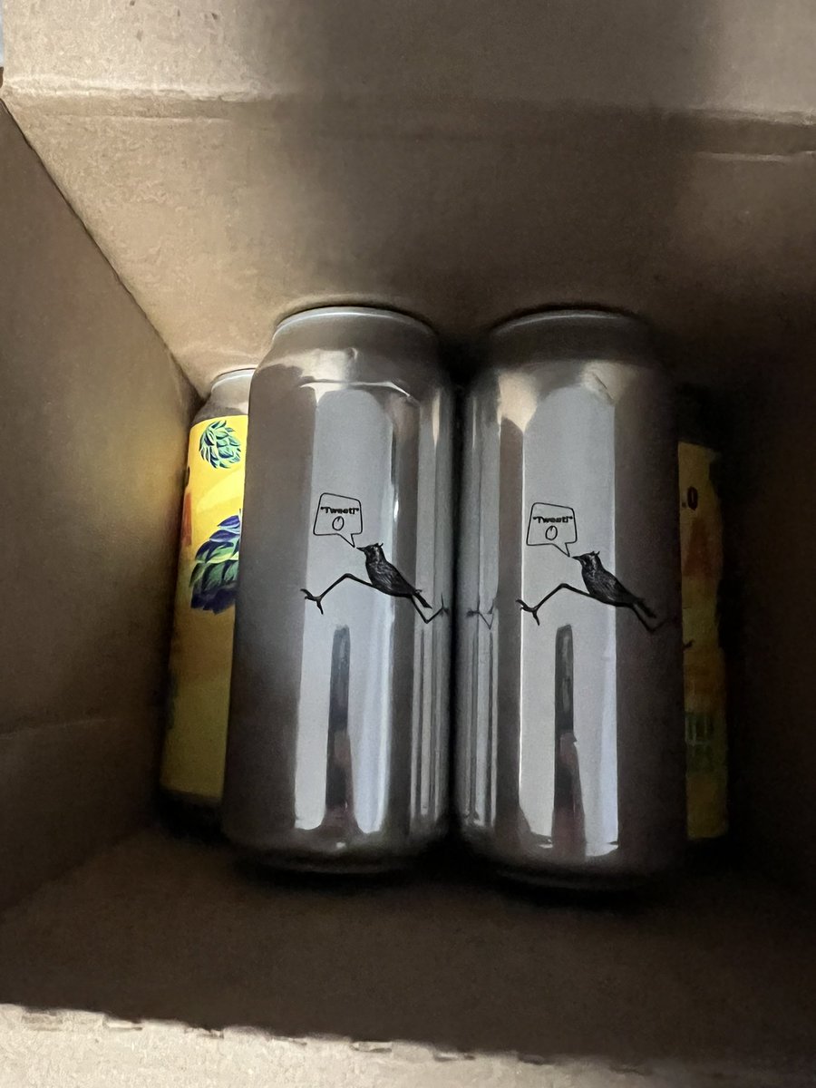 Dang <a href="/drinkhoplark/">Hoplark</a> my second time getting the special can and it was a two-fer in the same case! 🤷‍♂️😂🥰