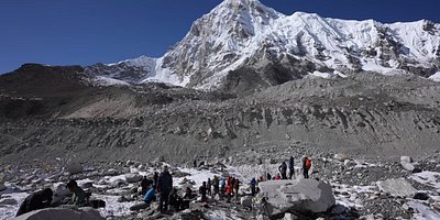 TeamHimalayapvt's tweet photo. Everest Base Camp Trek  offers you the most astonishing view of the top of the world, Mt. Everest,  (above eight thousands ) Lhotse (8,516m) ,Makalu (8463m) , Cho Oyu (8201m) ,Nuptse  (7,879m) Pumori (7,165m)Tawachee (6542m), Cholatse (6542m) #everestbasecamptrek #meverest #ebc22 https://t.co/uUbUouD7rC