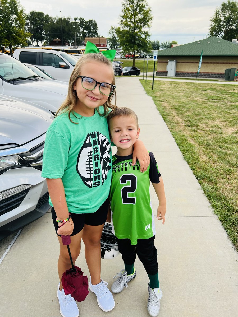 AmandaMSchaffer's tweet photo. Friday night lights begin! My cheerleader and my football player. #2 for Otis, always βπ»#LLOtisjr https://t.co/K8CpVlJ760