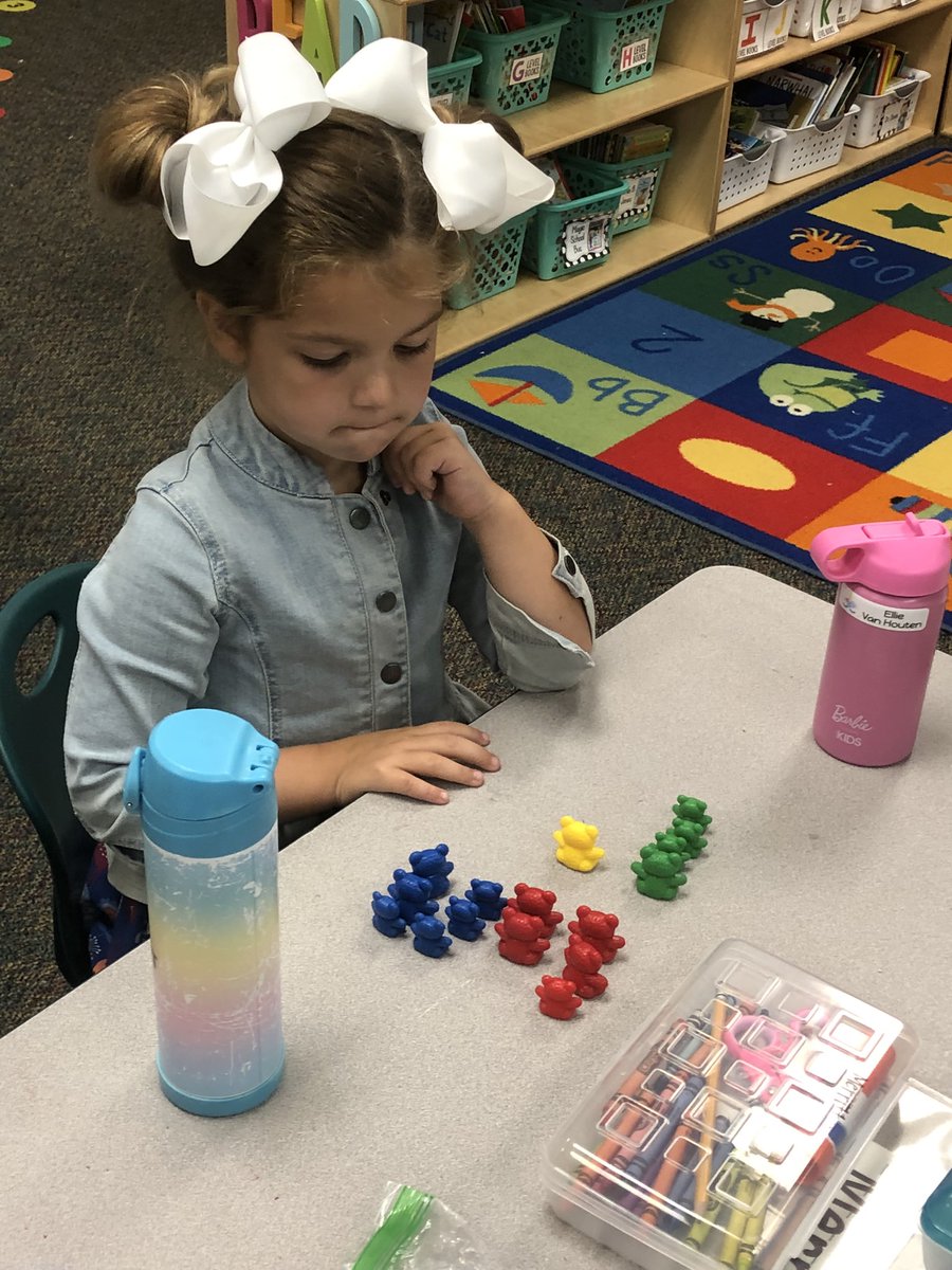 MrsNeusKinder's tweet photo. Sorting and patterns while learning to use our math manipulatives in Kindergarten! #Kindergarten @DeretchinCISD https://t.co/Pio79xZ3id