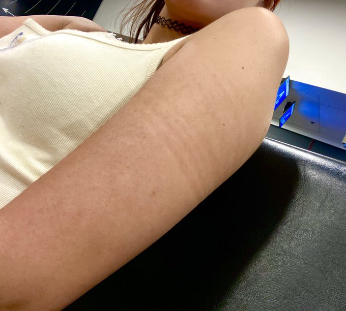 If you see me walking through the airport with rope marks all over me, mind your business 😏 https://t<a href="/tag/mvsales"class="tags"><span>#mvsales</span></a>