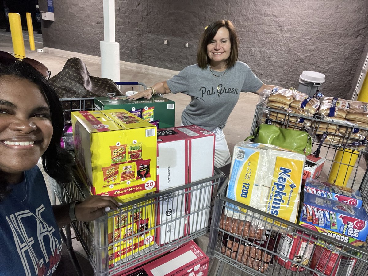 mlrob05's tweet image. Alright #RangerNation, we are ready for football!! Your concession stand is getting stocked!! @dsx66 and I closed down the @SamsClub!! That's how football mamas roll on a Friday night! @LSHS_FBRecruits @CoachJRayburn @LSHSCheerNation