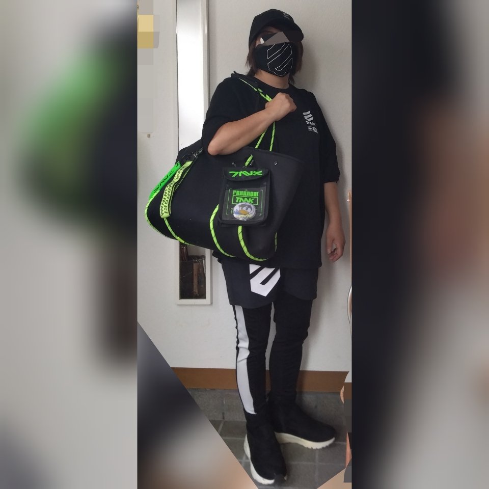 OTONASEEK_'s tweet photo. 今日の装いこれでええんかな？
(ちなみに上着に黒のサマーニットパーカー羽織っとるよ）
#TNNK #ライブ #過形成のprotoCOL #Zepp_Namba #ENGENDERIST✕#IDIOSYNCRASY https://t.co/bl3uMwULfv