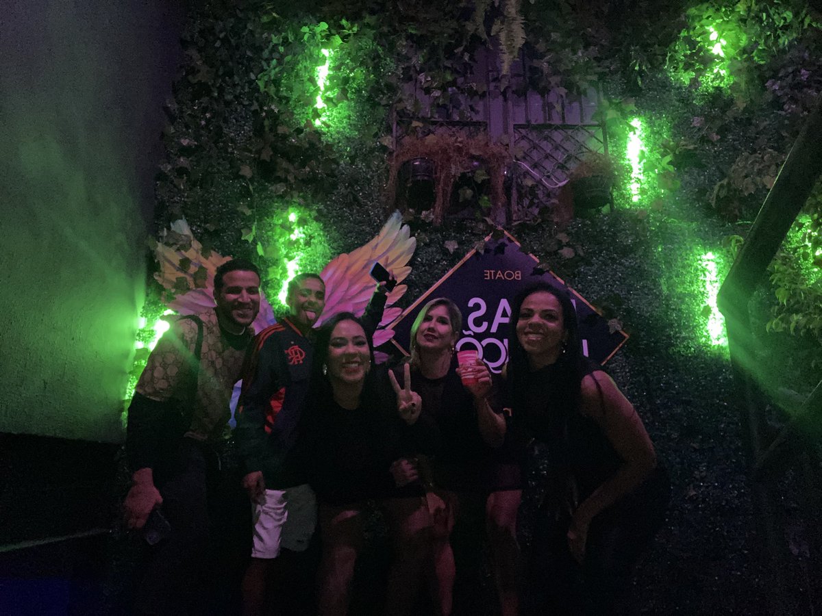 jv_rosanna's tweet photo. “E se acontecer qualquer coisinha, pelo menos nós viveu.”
Mc Kevin 🥀🖤 @pricer_joao_rei @DhiogovgDiogo @biiahValeriio https://t.co/jxNZwcvU5r