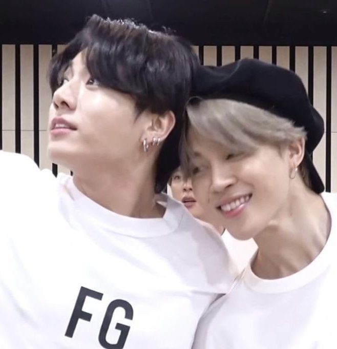 ultkoomin's tweet photo. jikook love zone ♡ https://t.co/3VbUF6e9Qi