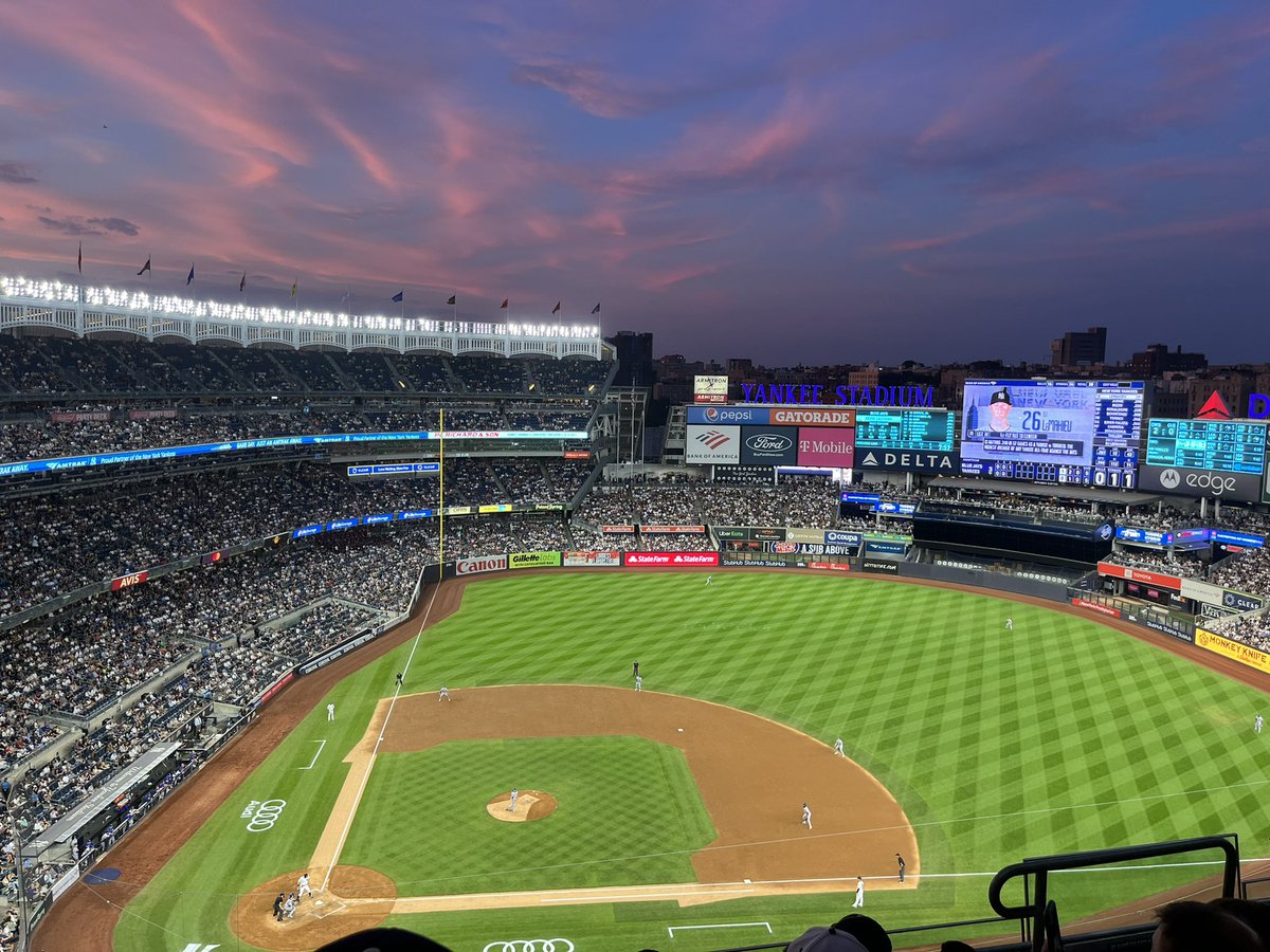 Big dub in Yankee-land! <a href="/BlueJays/">Toronto Blue Jays</a> #nextlevel  Solid outing <a href="/KevinGausman/">Kevin Gausman</a>! ⚾️ 🔥