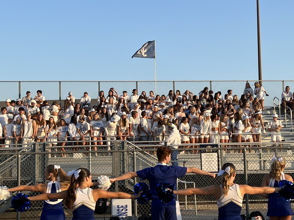 mikehuntley63's tweet photo. The San Juan Hills Stampede and the Santa Margarita Eagles Nest are out in full force and ready to go. @ocvarsity @MAlvarez02 @StudentSectRep @sjhhsathletics @SMCHSEagles #ocvfans https://t.co/3Qx8dbSH2F