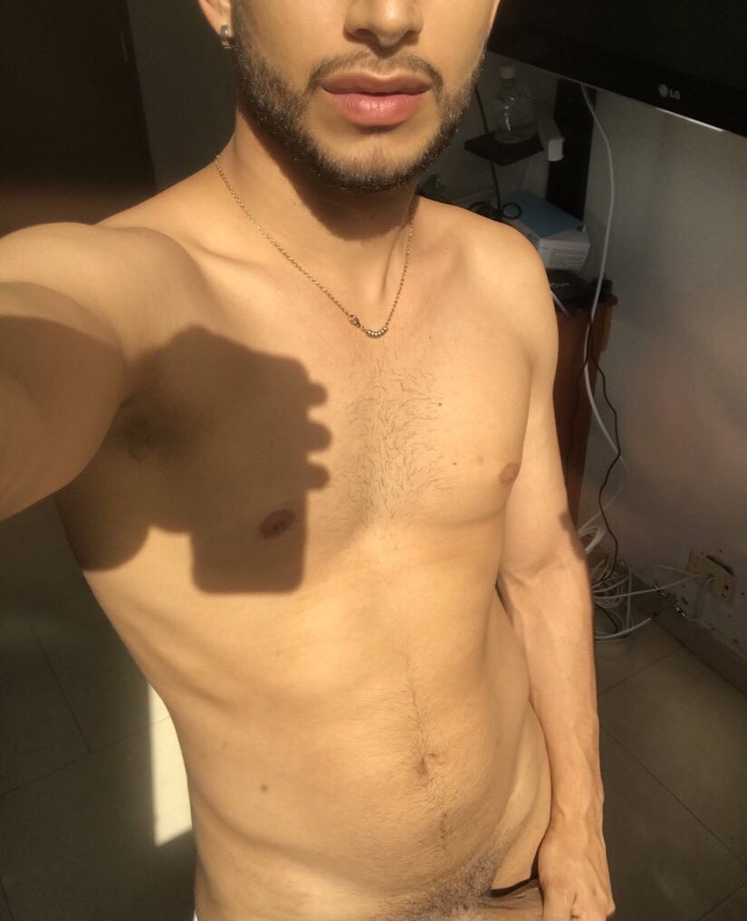 soymadus's tweet photo. El sol hoy en Medellin estuvo potente  🥵 https://t.co/viMae3a688