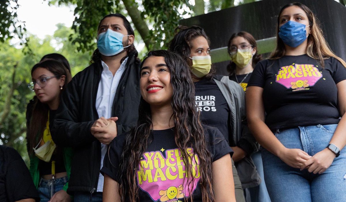 Zoermr_'s tweet photo. He aprendido un montón en esta primera semana de campaña. Nunca voy a olvidar lo bonito que me reciben en las escuelas.
Voy a ser la primera presidenta para representarles, para luchar con ustedes y compartir su alegría.
#ProyectoU somos todxs. https://t.co/0h895h2fEG