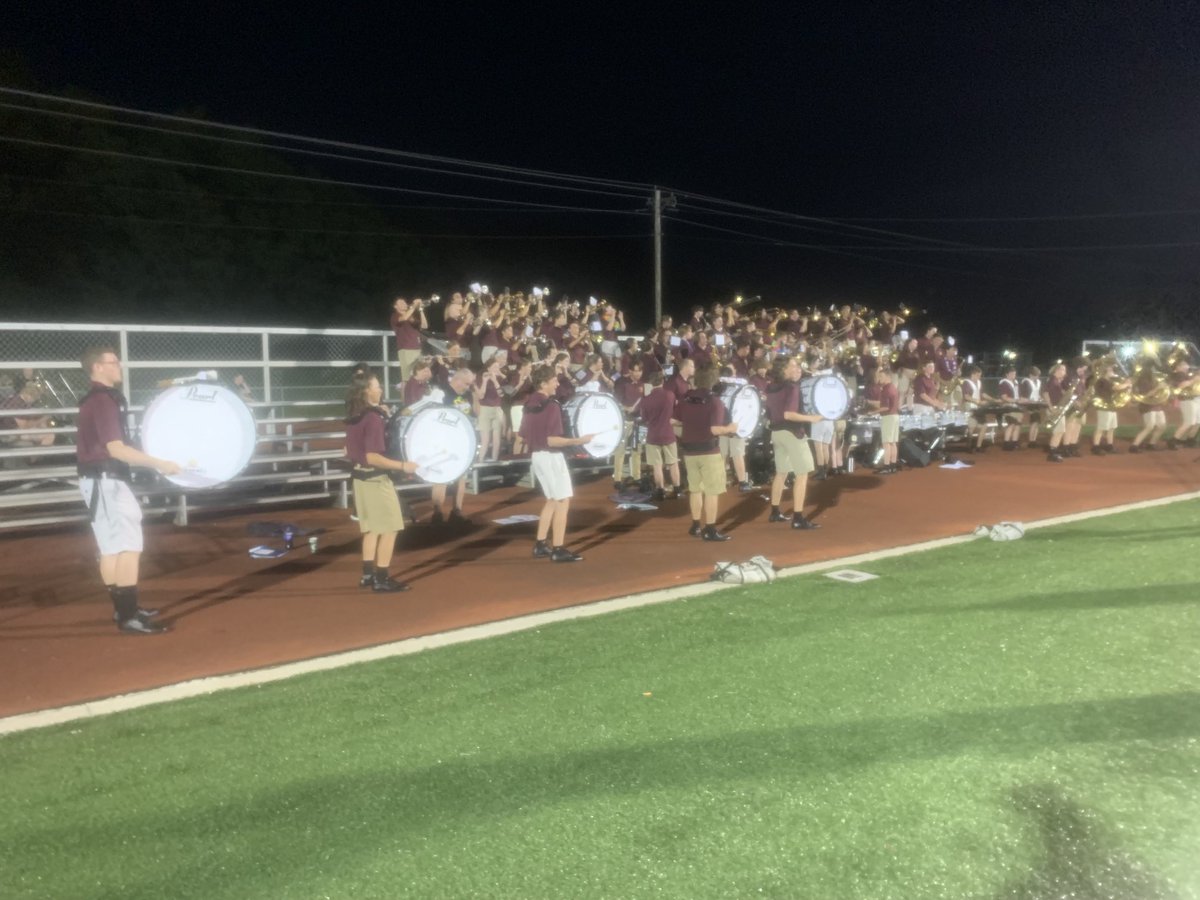 rossbandofclass's tweet photo. Great game tonight. Ross Band played strong. Great job Football team and Cheerleaders! https://t.co/X8MEaVQVZJ