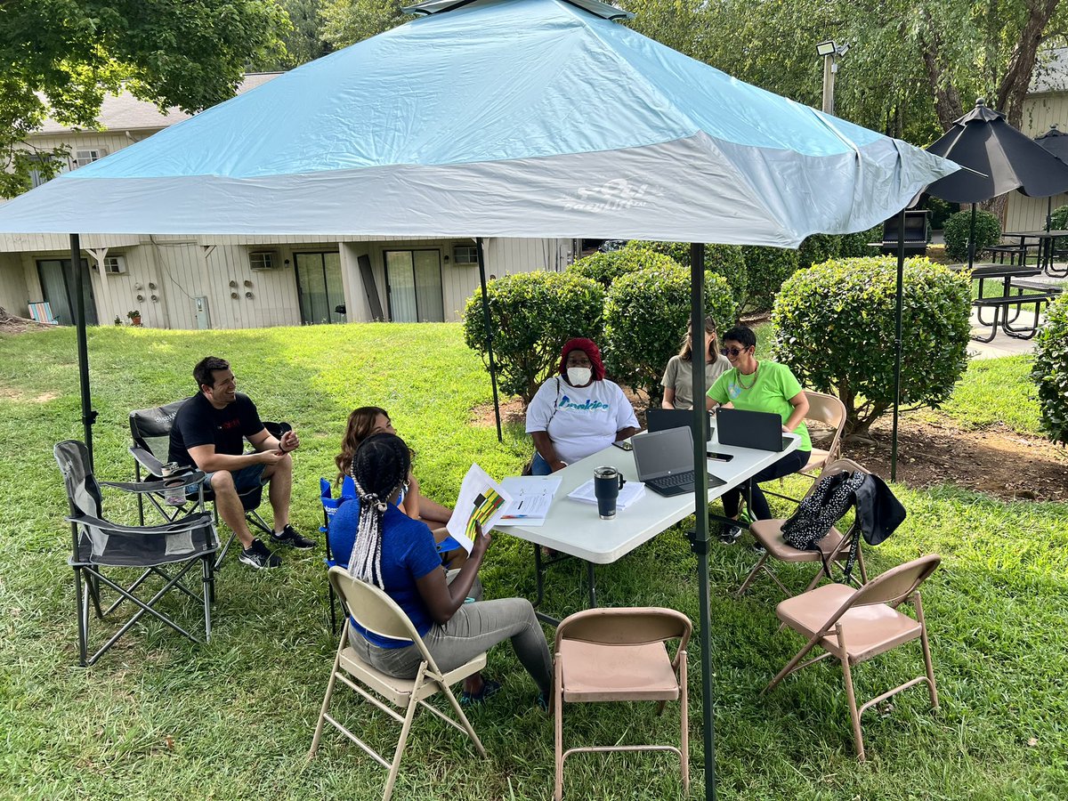 Leslie Ray tweet media