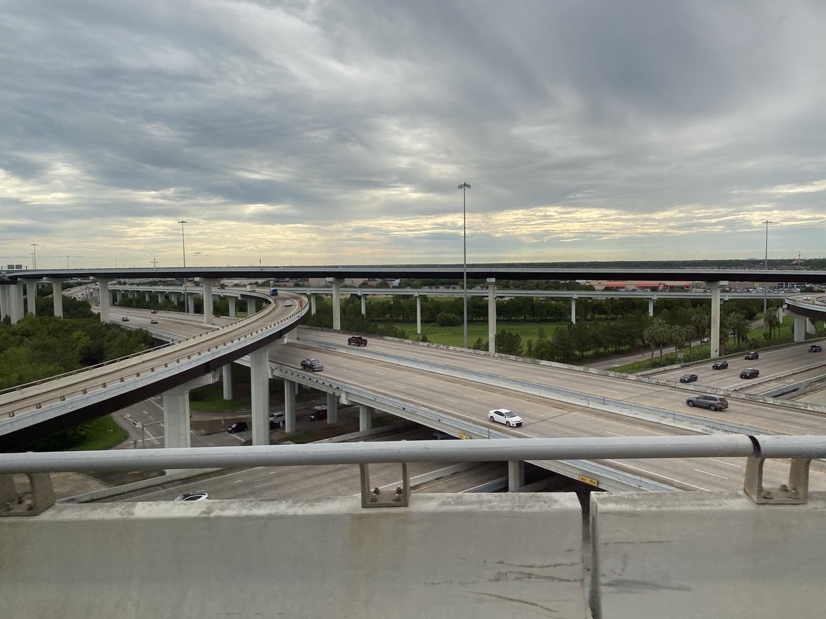 NASA_study's tweet image. NASAへ向かっています。
なんて広い国でしょう