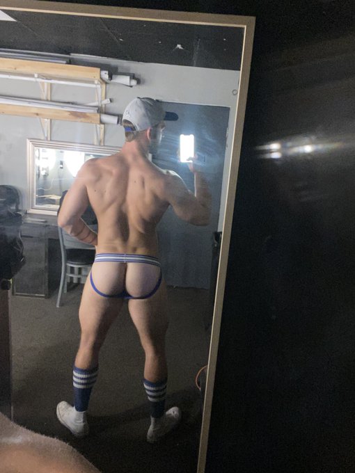 Gogo dancing tonight in Wilton Manors 😈 https://t.co/moOaUhLo7I<a href="/tag/humpday"class="tags"><span>#humpday</span></a>
