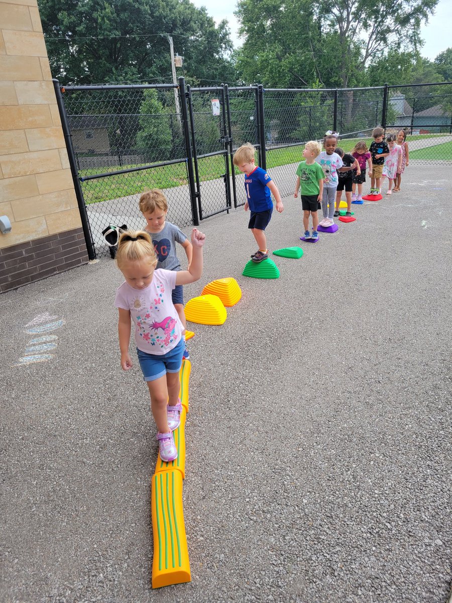 ClemensClass's tweet photo. It was a successful first week in pre-k with these young Knights! @BHKnights512 #wearechampions https://t.co/CHLBO1sDZe