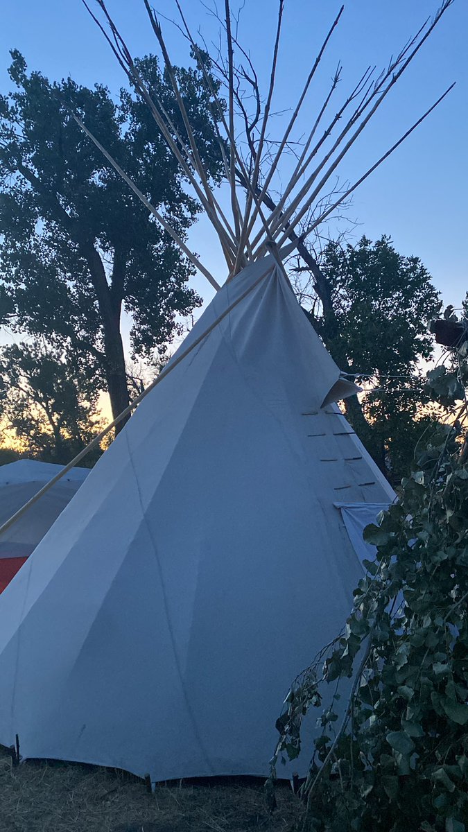 xvZodiaKvx's tweet photo. In the land of the creator and my ancestors. #INDIGENOUS #crowfair #native https://t.co/h0RZ1Mhu7J