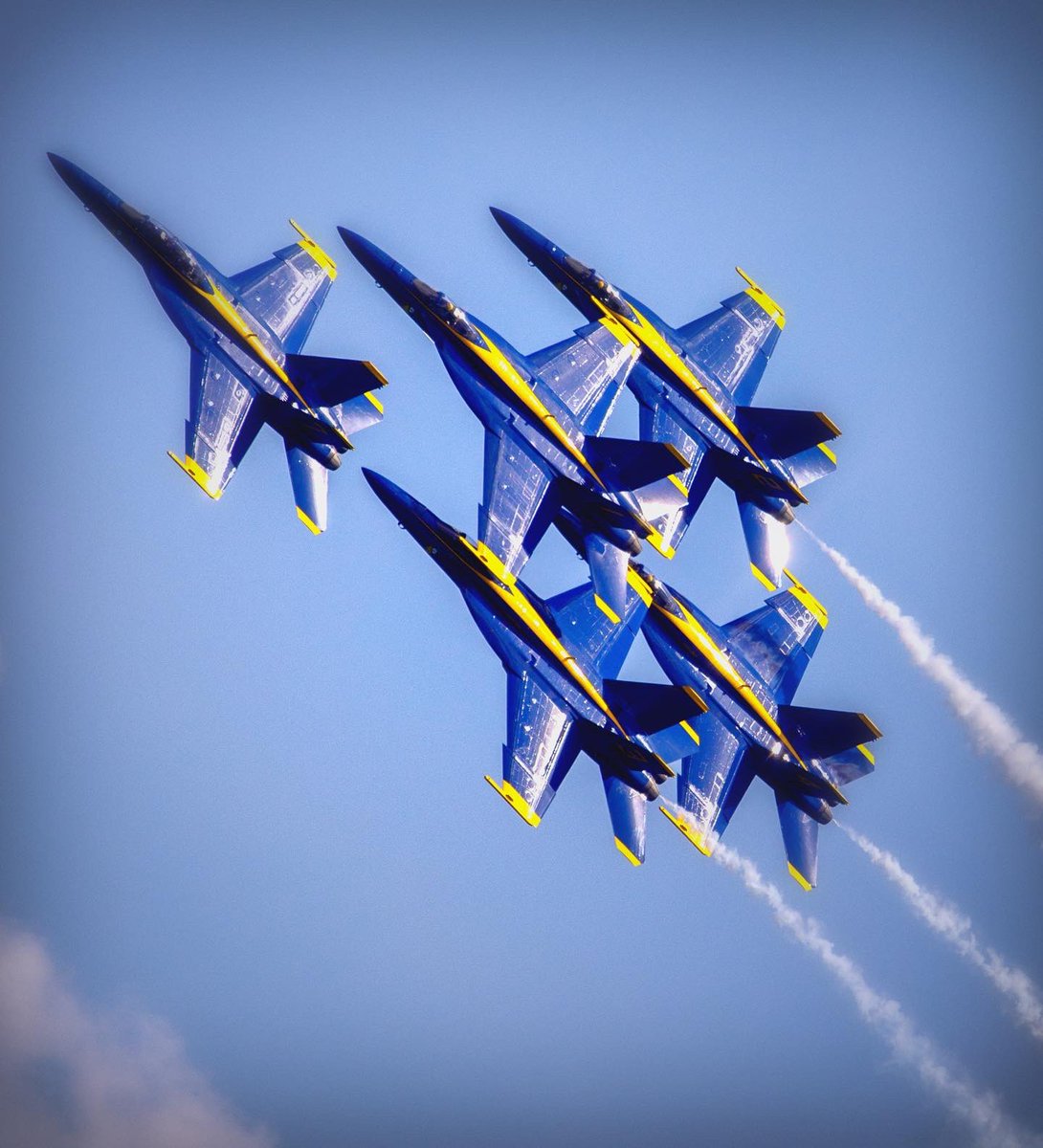 levkaytsner's tweet photo. @BlueAngels @USNavy #Chicago @Art_of_Chi @ChooseChicago #photography #CHICAGOLAND #traveling #usatravel https://t.co/YvAubRMz0X