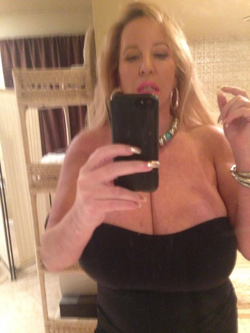 The other day I got my new propane tank, which is great, because now I can go in my outside spa. Tonight<a href="/tag/europedichan"class="tags"><span>#europedichan</span></a>