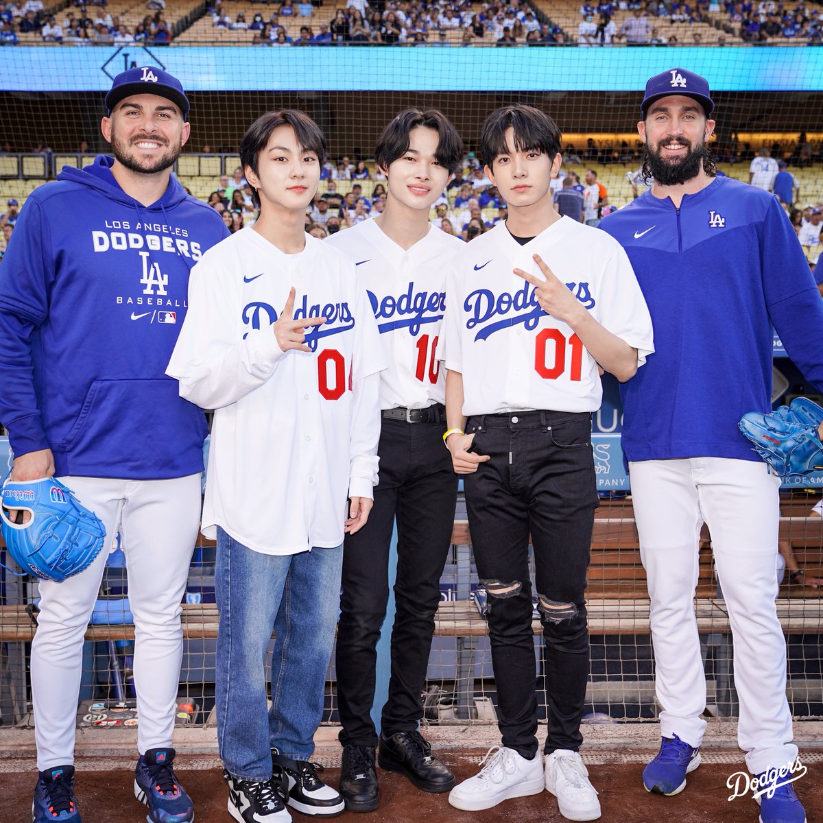 Enhypen GROUP - ENHYPEN on their Dodgers Jersey! ⚾