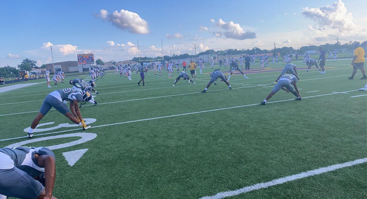DBDeveloper_11's tweet photo. Wossman Wildcats had a good showing tonight vs Franklin Parish. 

Made some big plays and big stops in the scrimmage part. Came up short in the live period 14-0. 

We’re this close 👌🏾 to putting it all together.

#WeBelieve #DatDub #GoCats https://t.co/EQXKakCU1r