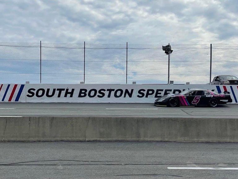 racerkvandyke15's tweet photo. That’s a wrap for @Jaiden_Reyna_ on practice, he did good for his first time at SoBo & is ready to race for the win(s) tomorrow night
#kresvandykeracing #kvr #dfd #teamkvr #naaws #nascar2022 #mytrackmyroots #shorttrackracing #jaidenreynaracing #ally #allyracing #sobospeedway65th https://t.co/CqzTzEFsLI