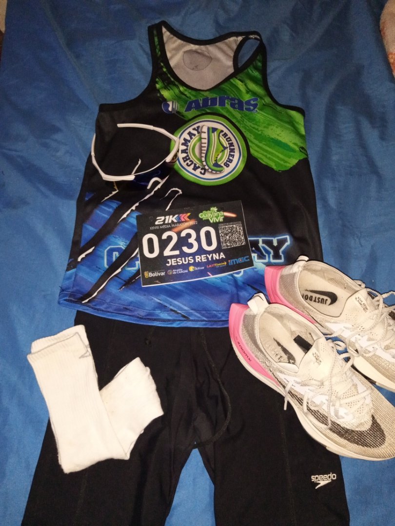 Jesusrr06Reyna's tweet photo. En Nombre de Dios y la virgen 🙏 ya listo para la media Maratón 21k
Representando a mi club @cachamayrunners
#Runners #CachamayRunners #JRtrainer https://t.co/gwgVhEr4zy