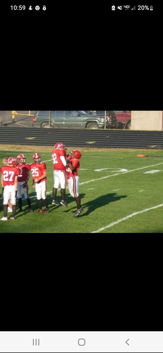 Millwright013's tweet photo. #PMSAlphaMenace
@PatMcAfeeShow @ToneDigz 
Always the neckroll! @OfficialAJHawk not quite a 40in vert but I was a solid 36in vert...forgot I always rocked long sleeves! Mike linebacker defense only I was tackled as fullback once as a freshman said fuck this! https://t.co/cpKdiogjOp