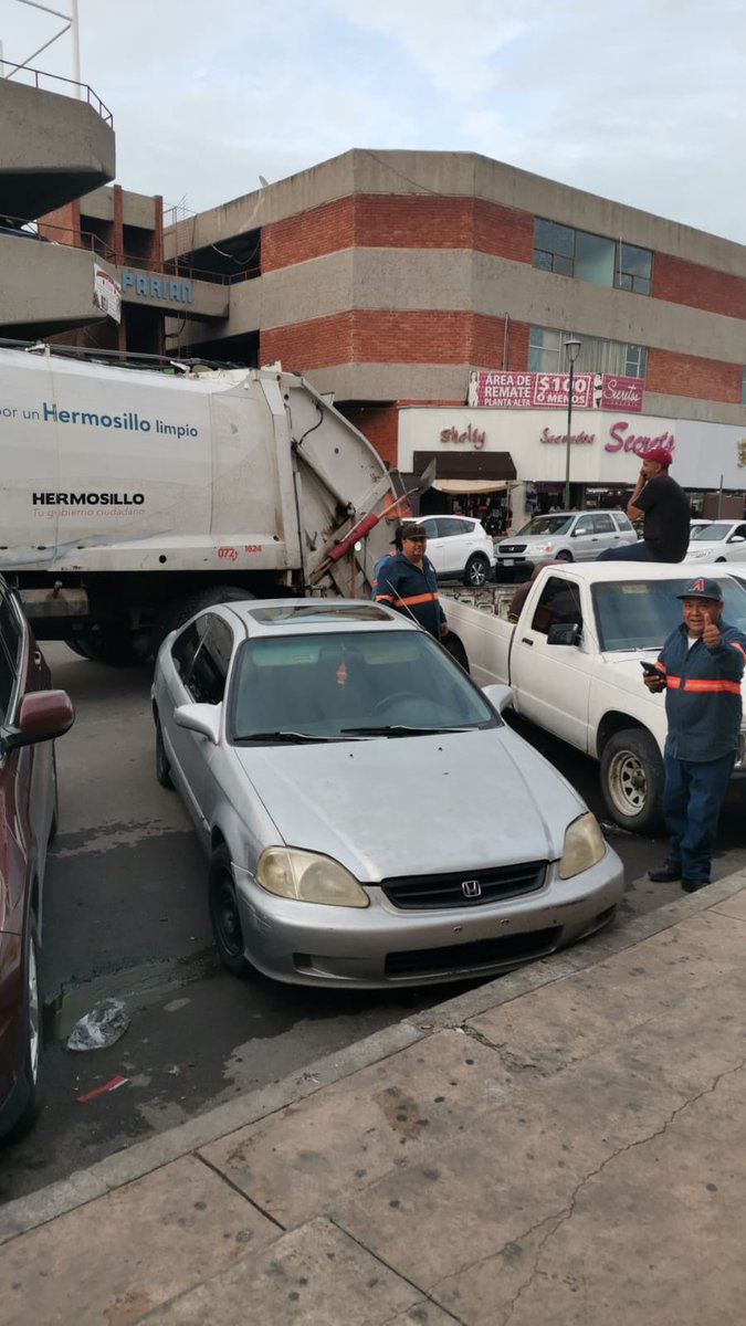 Agradecemos la rápida atención por parte de <a href="/servpublicoshmo/">Servicios Públicos Municipales</a> y en particular del Director <a href="/pichonpavlovich/">Sergio Pavlovich</a> por su rápida respuesta en la solicitud en beneficio de los ciudadanos que visitan el Centro de Hermosillo