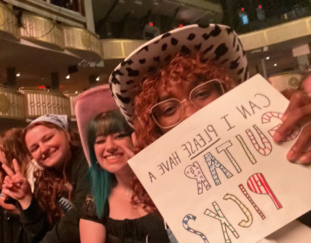 IzzyRosa216's tweet photo. All 4 Nothing Tour # 1 : PHILLAYYYY https://t.co/yWOBzKmndY
