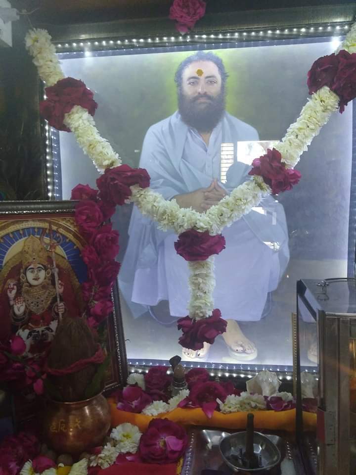 ShriRamaBhai's tweet photo. Divine Life Of Yogi 
 Sant Shri Asharamji Bapu का जन्म
Blessing For Society है। उन्होंने  समाज को सही दिशा और संस्कृति रक्षा के लिए अपनी जिंदगी को कुर्बान कर दिए #तेरे_जीवन_की_कुर्बानी  कोई नहीं समझ पा रहा तभी तो इतने सालों से उनके सेवा कार्य को देखते हुए भी उन्हें कोई राहत नहीं https://t.co/fjgFKs1iXf