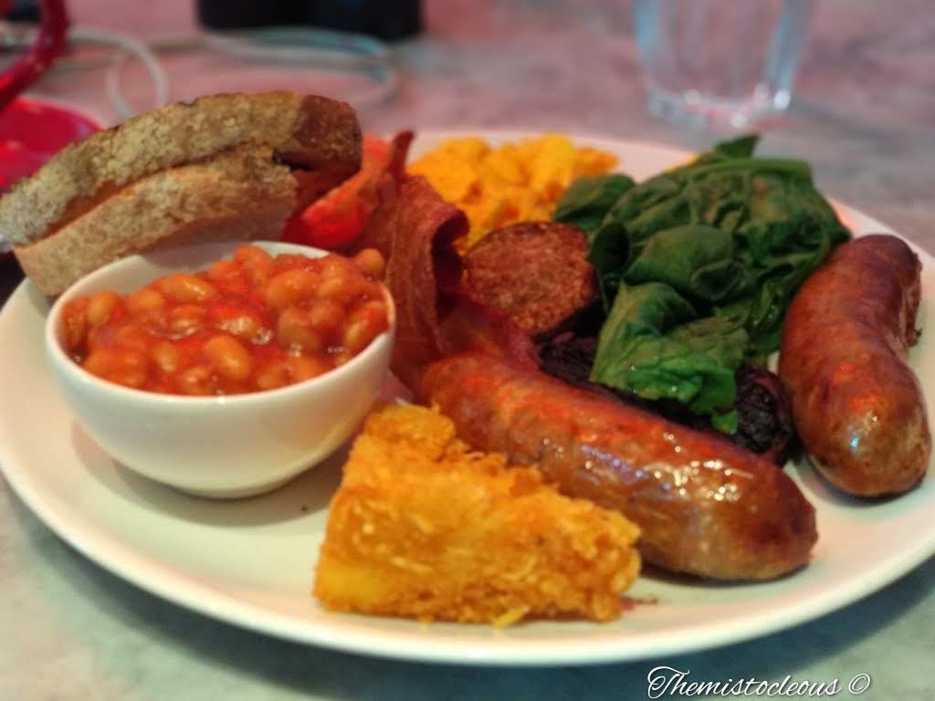 Irene4them's tweet photo. Good morning☀️English breakfast is a meal consisting of bacon, eggs, sausage, baked beans, fried tomato, fried mushrooms, black pudding and toasted bread. #breakfasttime #foodblogger #PhotographyDay #photographer #travelphotography #traveltips #travelblogger #photograghy https://t.co/KBeFuUP3R3