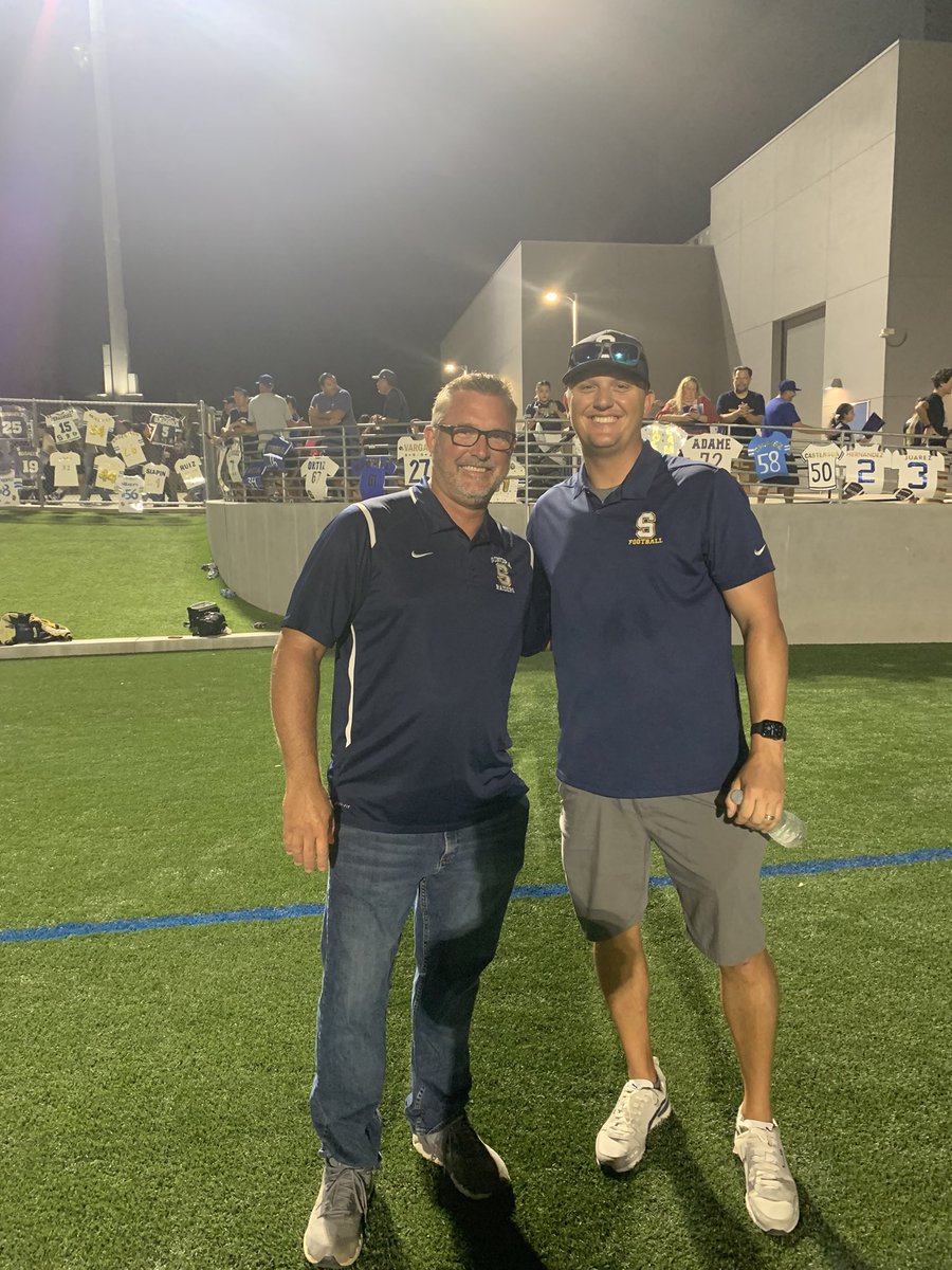 Sonora_Baseball's tweet photo. Sonora up on Whittier 13-7, halftime! Supporting the team and new AD!@fjuhsd @sohsathletics @sonoracheer_g @SOHS_APSA @SteveFryer @James_Escarcega https://t.co/loovQOlCAC