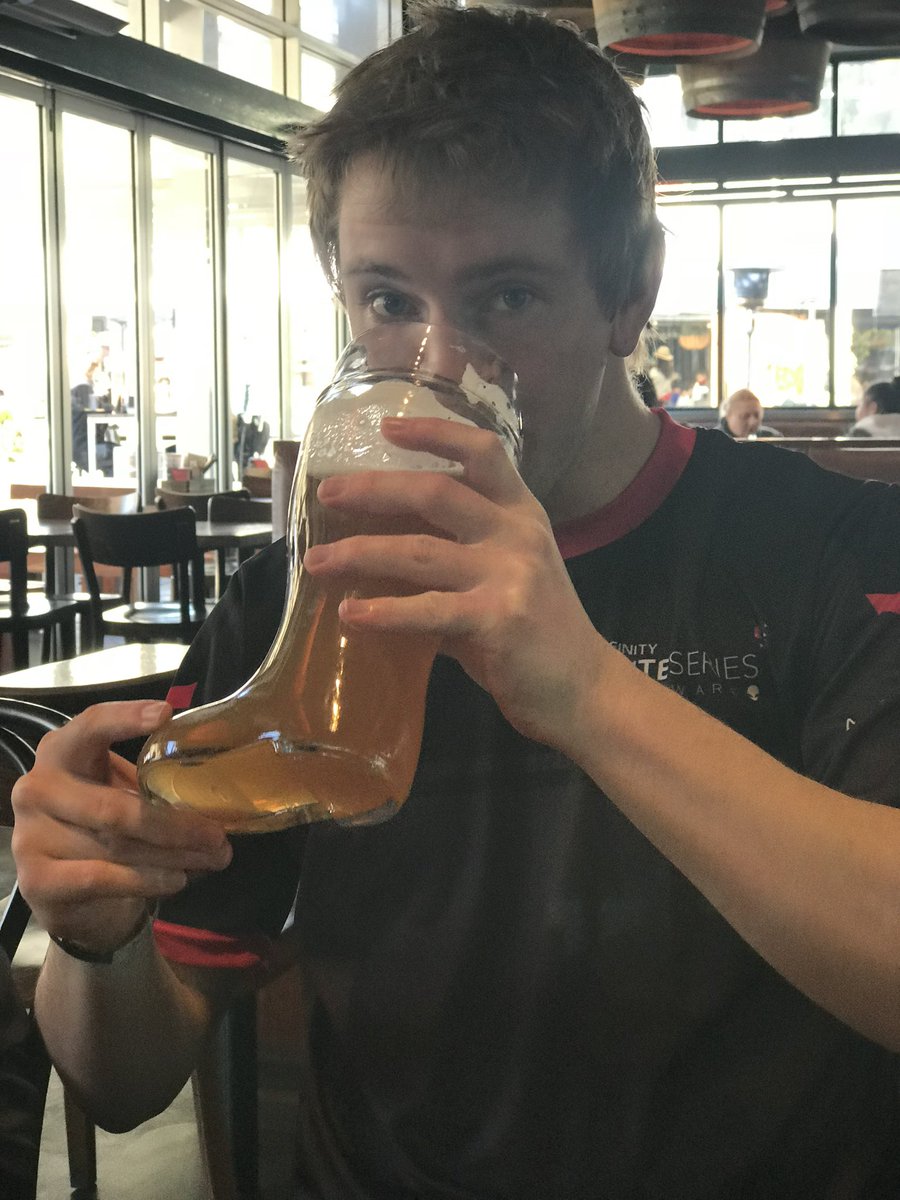chesla68's tweet photo. @DumboRL @ExpressRL_ Good times!!! Dumbo 🙌🏼 https://t.co/kv8Y5GSOD4