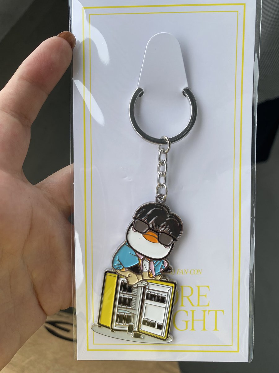 Far0127's tweet photo. the keyrings are the cutest 😭💕💕💕
#BeforeMidnight #ジュノ https://t.co/bI7NxxNbCQ