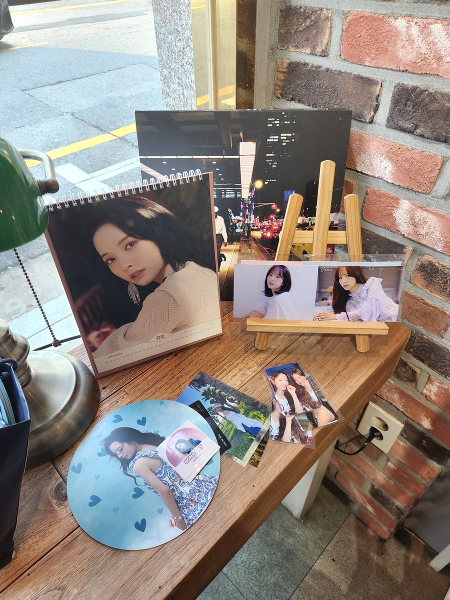 Vienna_angel2's tweet photo. #가장_뜨겁고_아름다운_스물여덟의_보나

샤츠엔젤 두번째 보나 생일 파티 방문

사장님 정말 친절하세요.

음료는 푸짐하게 주시고 특전이 푸짐해서 정말 좋아요^^ https://t.co/FJ73KoLahb