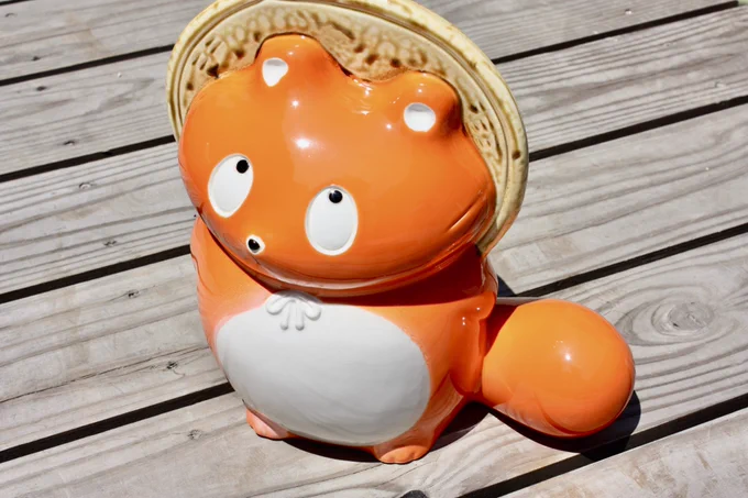 【お知らせ】たぬきの置物「ぼんやり子だぬき」の受注生産受付を本日より開始します。○受注期間2022年8月20日20:00〜25日23:59まで新色「オレンジ」を含めた全色が登場予定ですなお、製作上の問題で「ぼんやりレッド」は今回で年内の受注は終了です… 