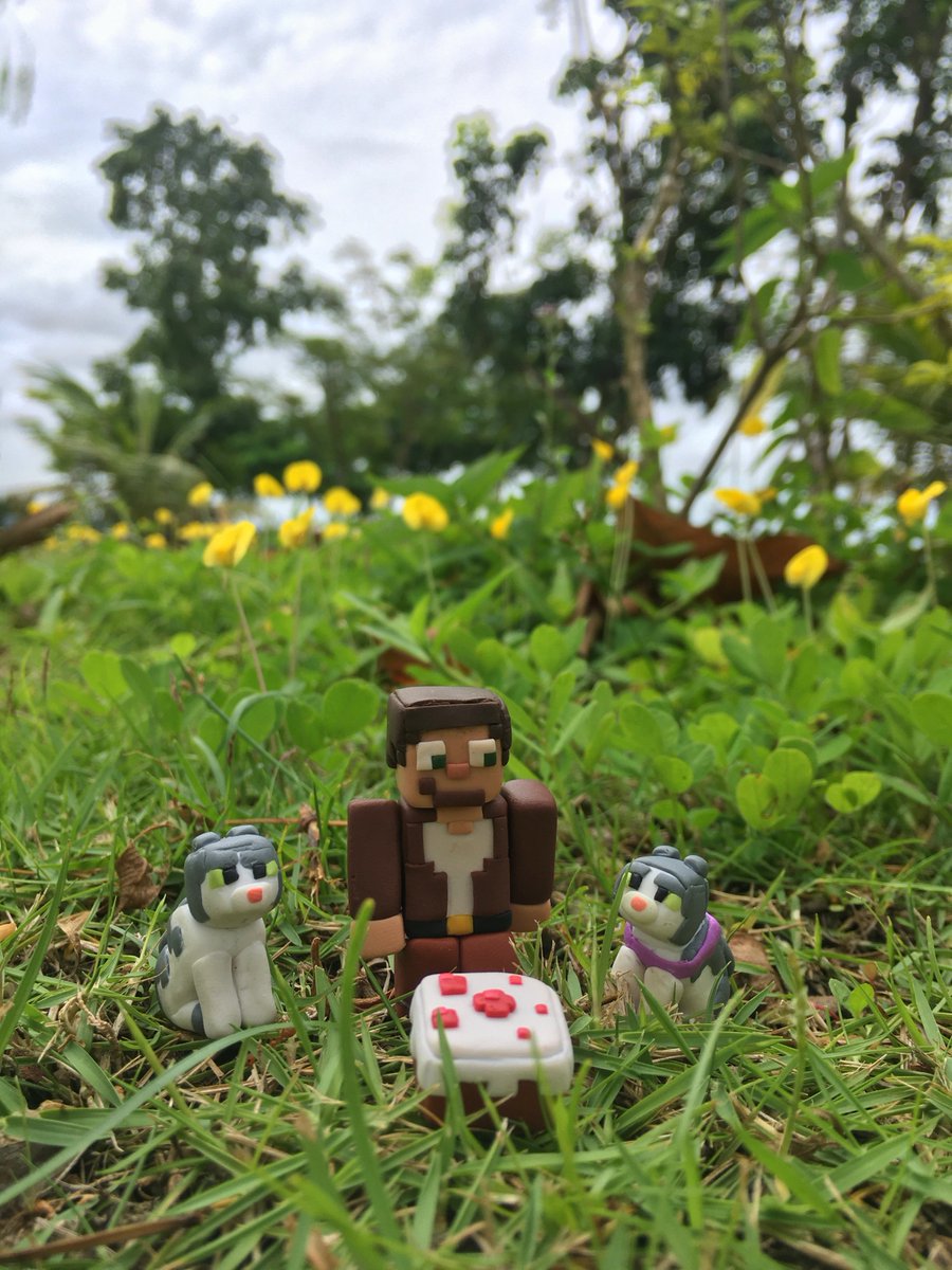 fireflysav's tweet photo. @GTWScar happy birthday Scar!! enjoy your cake (and an inedible clay one I made for you) :D https://t.co/87vTkcI1gq