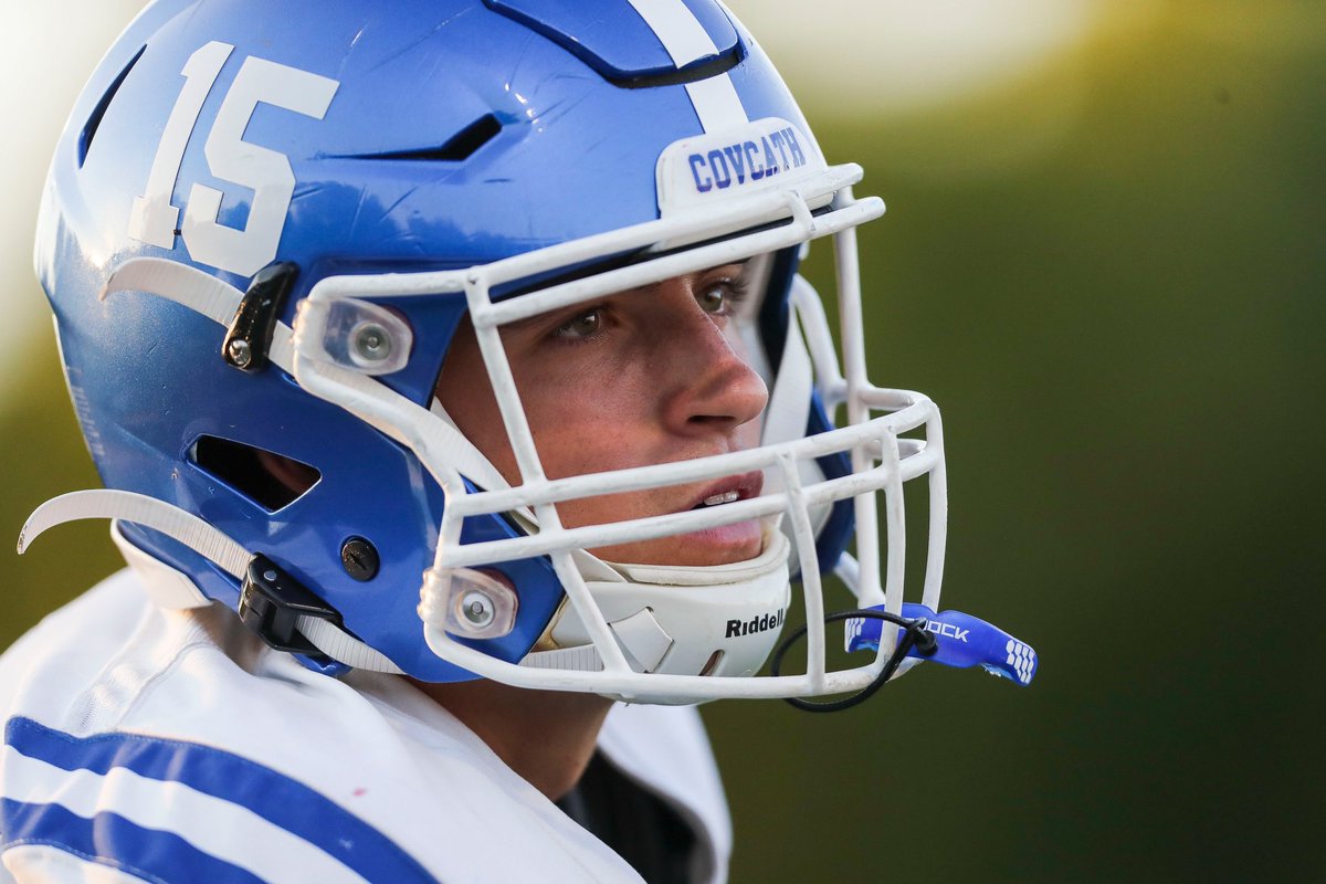 kstrats16's tweet image. Elder downs CovCath 42-21 during Friday Night Lights. 
📸’s for: @ENQSports 
#CovCath #CCH #Elder #highschoolfootball #football #FridayNightLights