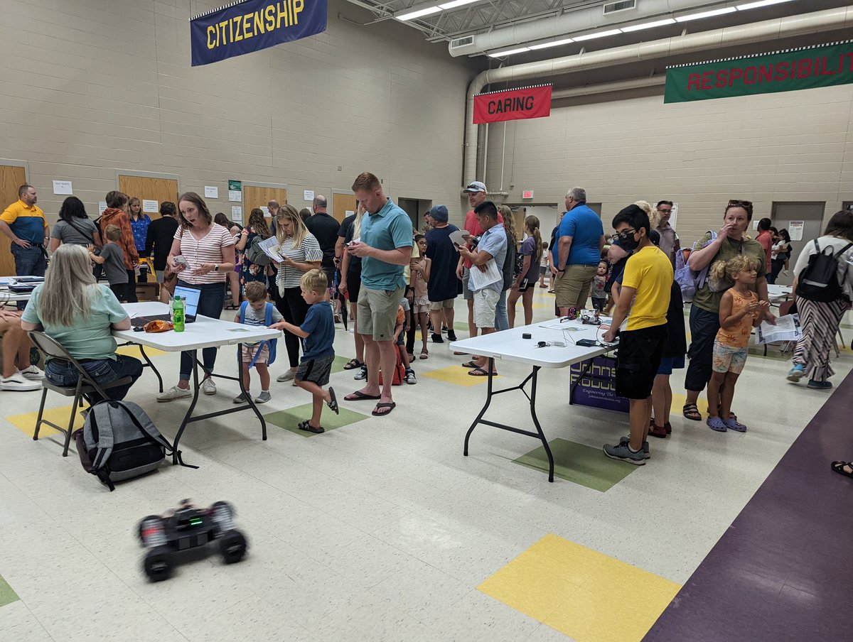 FTC14172's tweet photo. Meet the teacher night @JCSD_WAE and Lawson, So many excited kids wanting to try out robotics, We ran out of FLL flyers!! @FIRSTweets @FTCTeams @JohnstonCSD @ftc_iowa @JCSD_CommEd https://t.co/QNFd2YGkJi