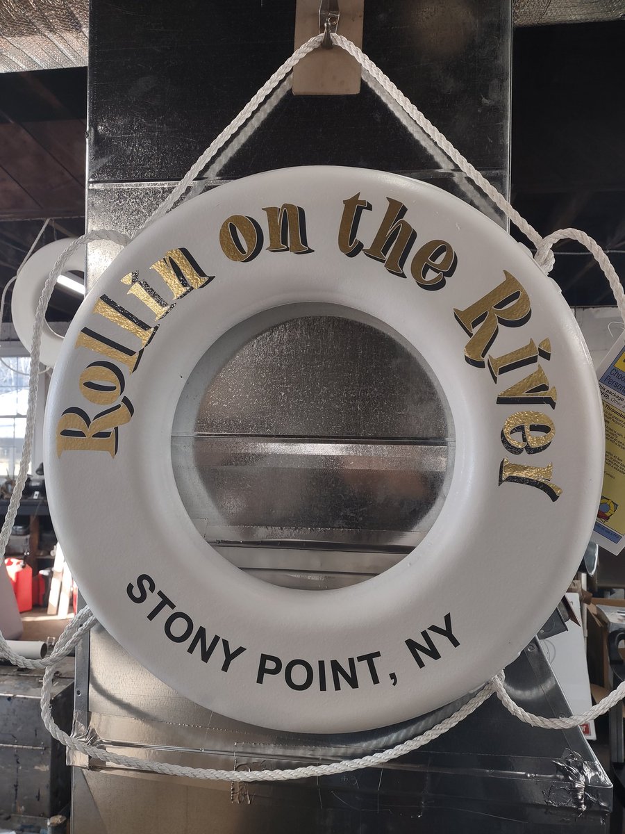 DesignsandSigns's tweet image. Our decorative life rings and personalized ring buoys are the best. Contact us to place your order today! thedesignsandsigns@gmail.com #boats #sailing #yachtlife #yacht #YachtWatch #Annapolis #boating #boatlife