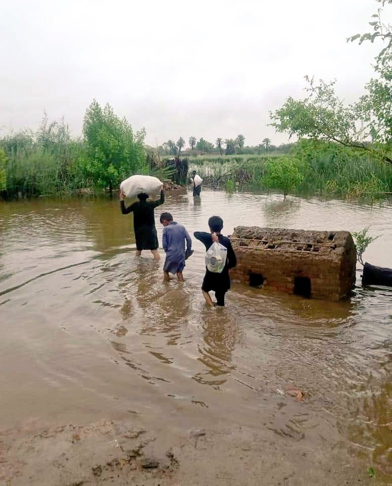 SagarDeedar's tweet photo. unprecedented devastation through out Sindh. Municipal services &amp; Provincial Public health dept collapsed. Huge relief &amp; rescue operation needed immediately. for whole  sindh &amp;  Specialy khairpur MIRS.

@BBhuttoZardari @ShahNafisa https://t.co/QcA40XyAmm