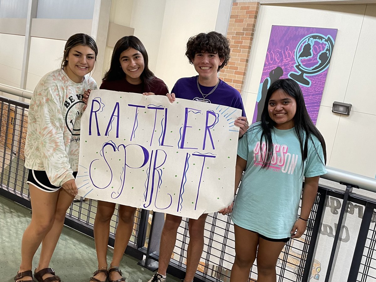 RattlerStuco's tweet photo. Student Council is back at it! Can't wait to see our fellow rattlers! #gd2br #SMHS #SMCISD #RattlerNation https://t.co/1ZLd4XFZrQ