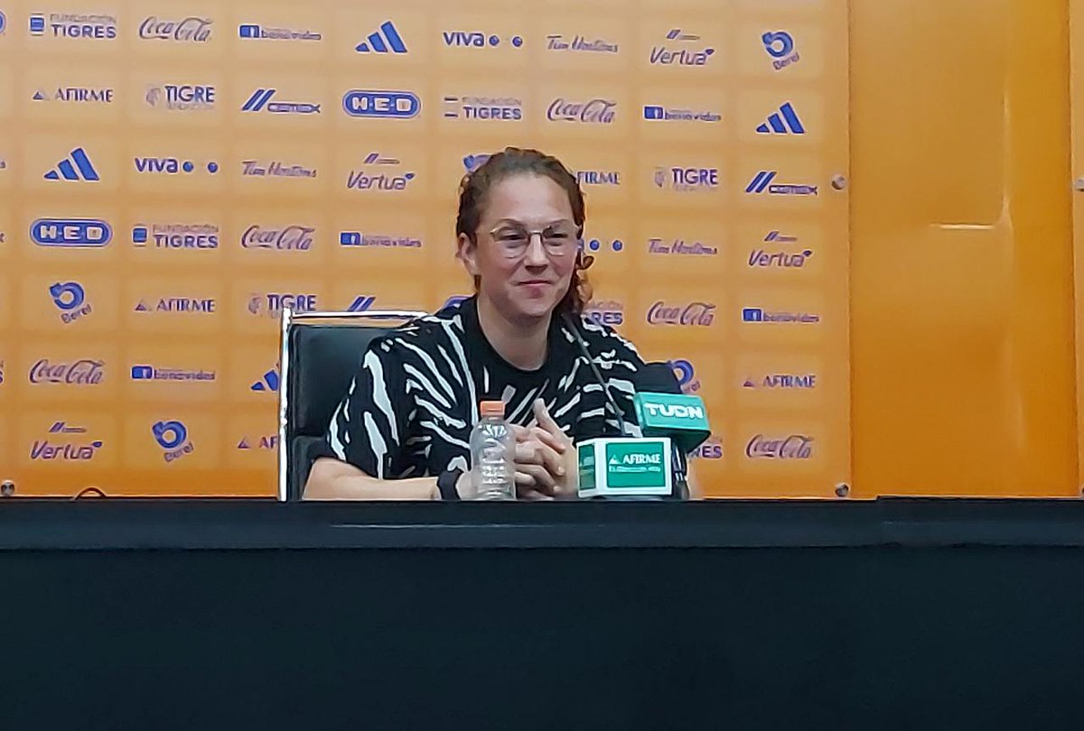 regialafrancesa's tweet photo. "Yo estoy armando un equipo para la Liguilla" DT @cmoscato4 
@TigresFemenil  🐯

@POSTADeportes https://t.co/XowxukEvse