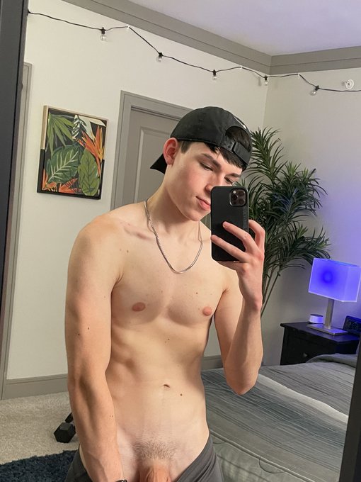 hanging out https://t.co/sbDtOGdkAw