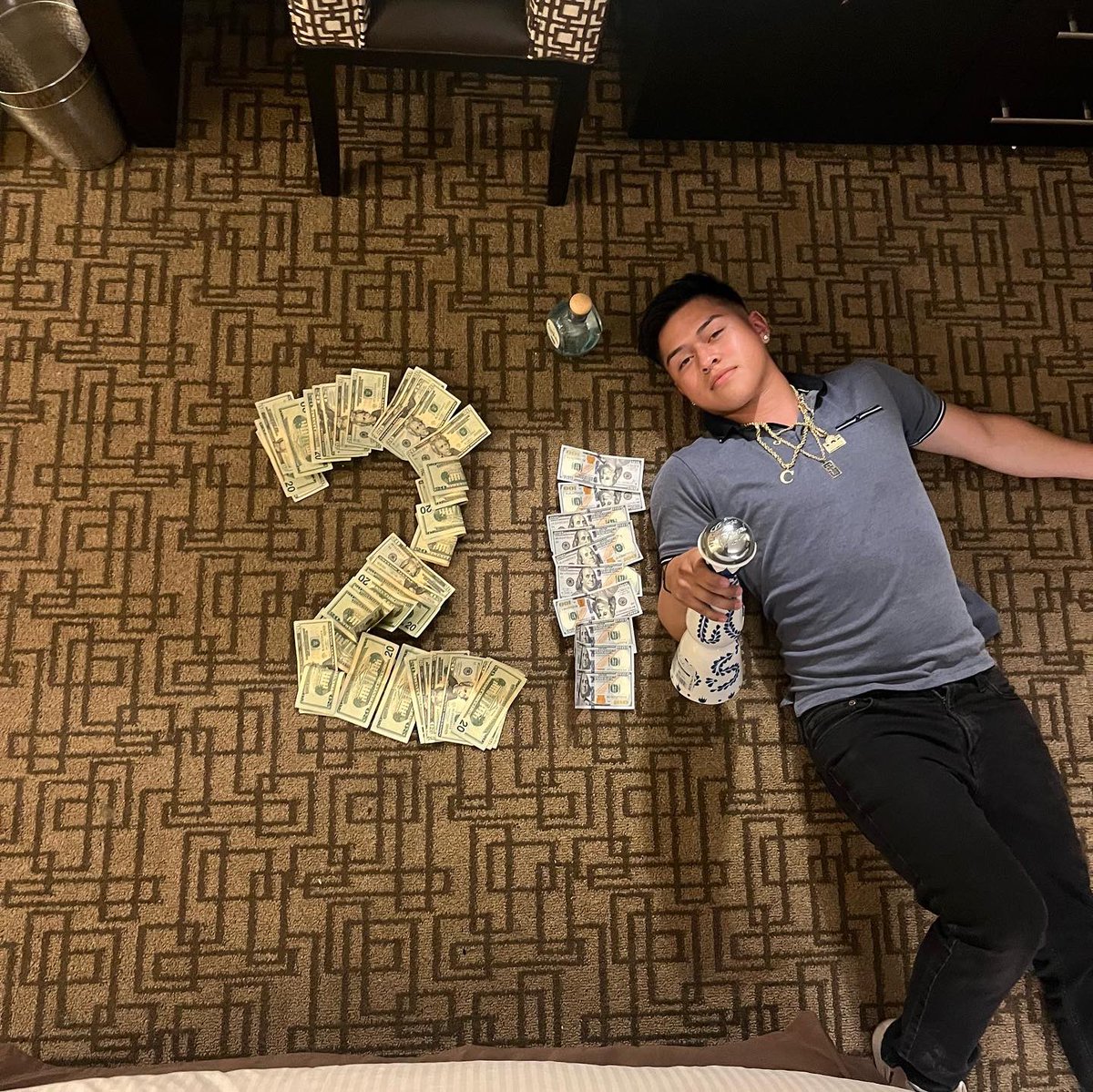 MyronCez's tweet photo. Tequila isn’t gon fix me but it’s worth a shot 🥃 #21 https://t.co/okR1umi7Sn