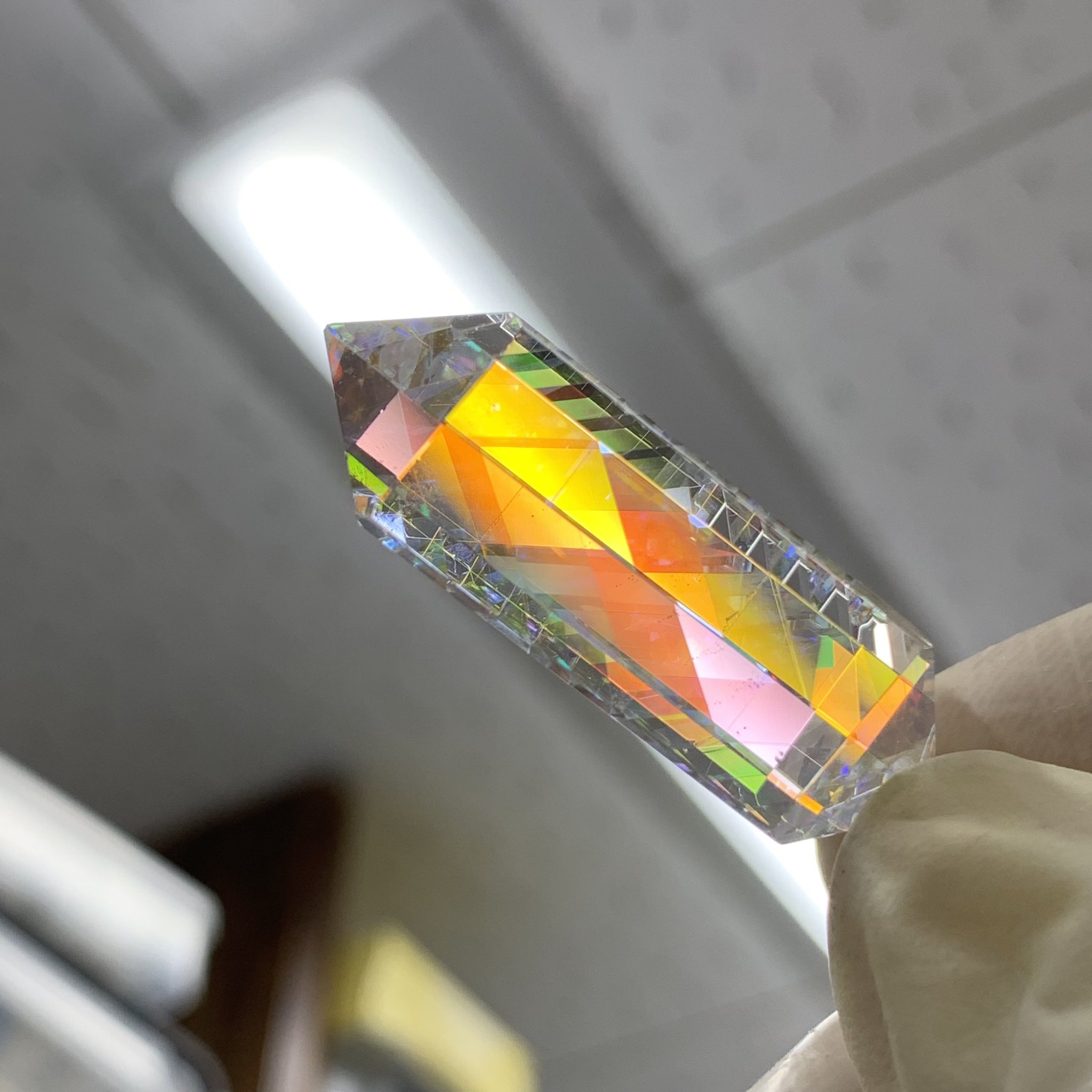 モナジー工房 ｢虹の結晶｣積層ガラス研磨アクセサリー専門制作 