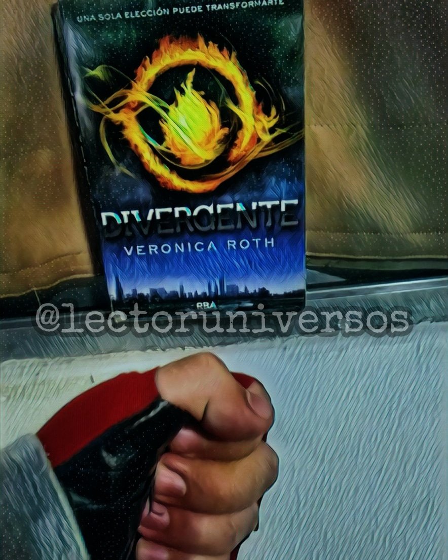 lectoruniversos's tweet photo. #divergente de #veronicaroth es una historia impresionante espero que #insurgente y #leal sean igual de buenos que el primer libro ❤️📚 https://t.co/ruYaqAbFlI
